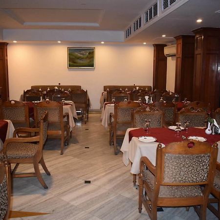 Hotel Vaibhav Waranasi Zewnętrze zdjęcie